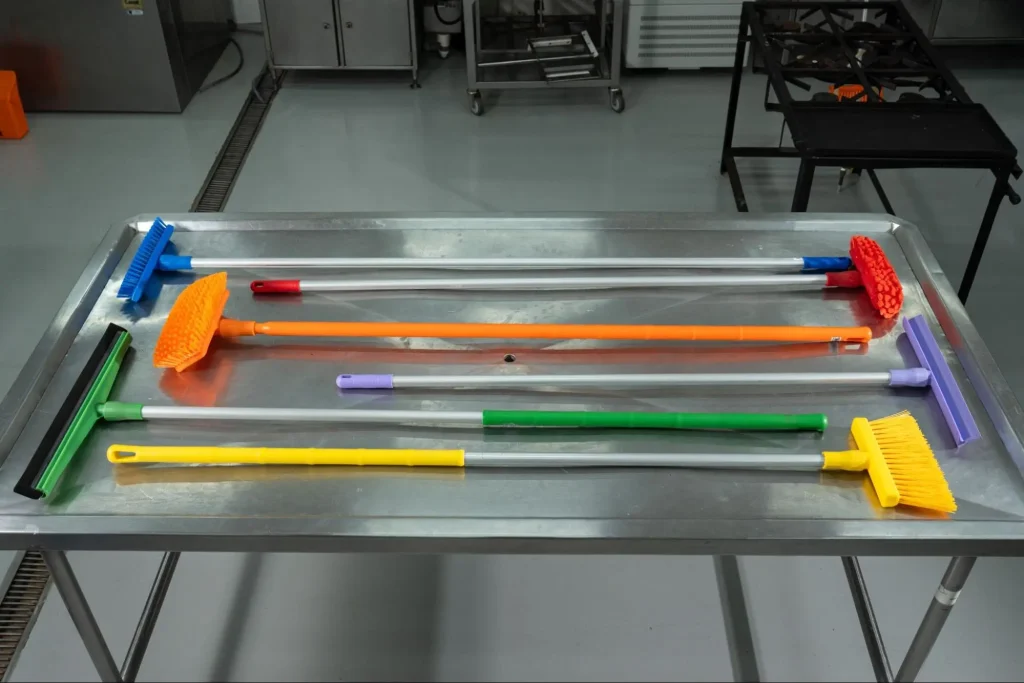 cabos ergonômicos que atuam na gestão de resíduo industrial em lugares altos e difícil acesso